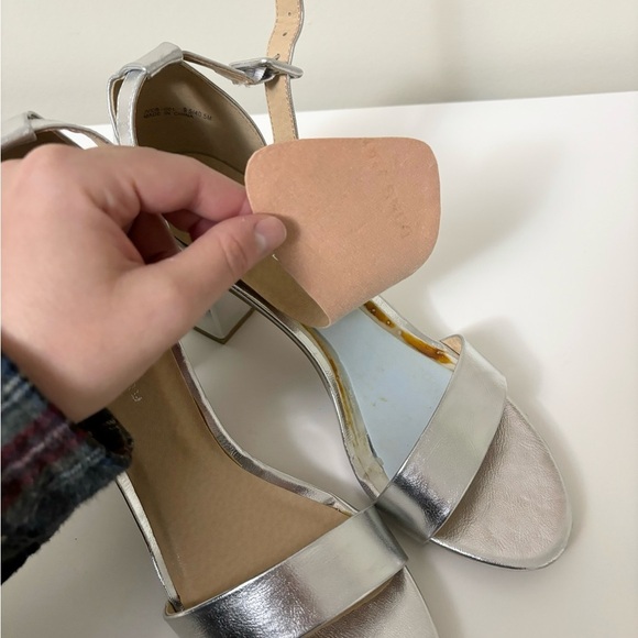 Chinese Laundry Jody block heel sandal silver size 9.5 women’s - Picture 5 of 7